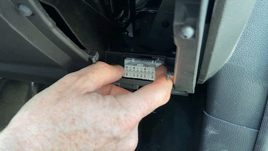 image2_Unmount_OBD-II.gif