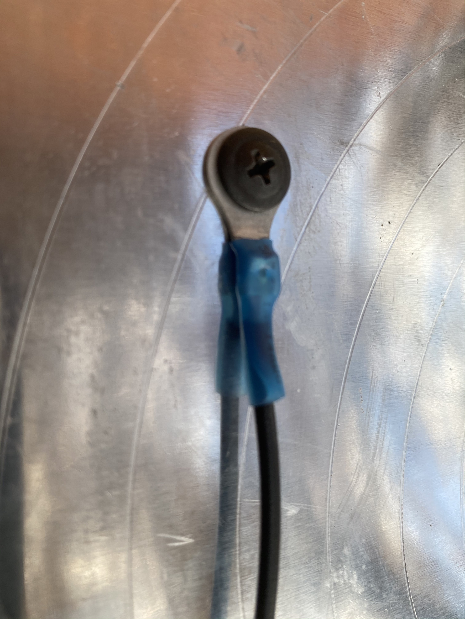 Heat-shrink_ring_terminal.png