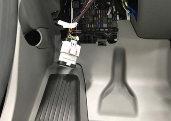 Locate RP1226 connectors in heavy trucks – Device Help