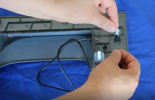 Placing_the_Washer.png