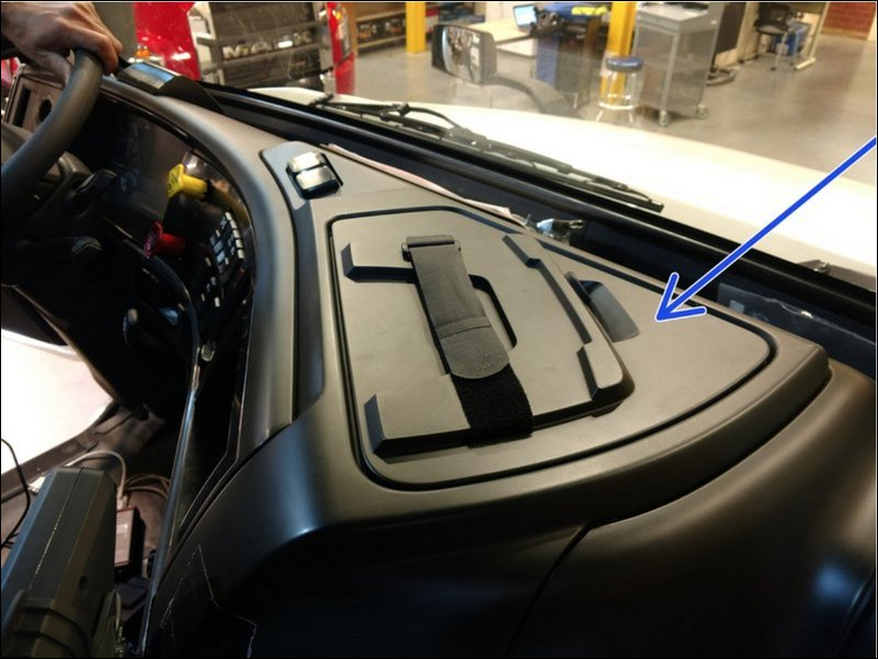 02-1a_-_Remove_Panel__Volvo_.png