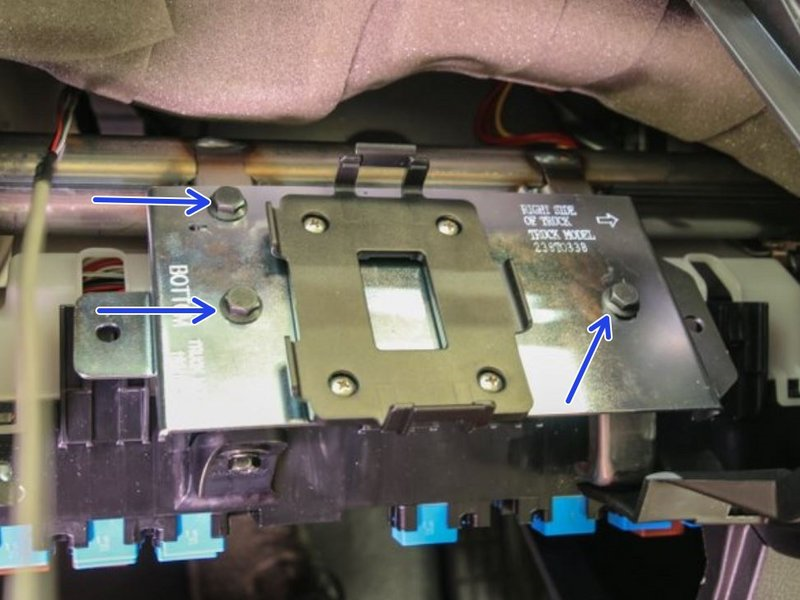 03_-_Remove_metal_bracket.png