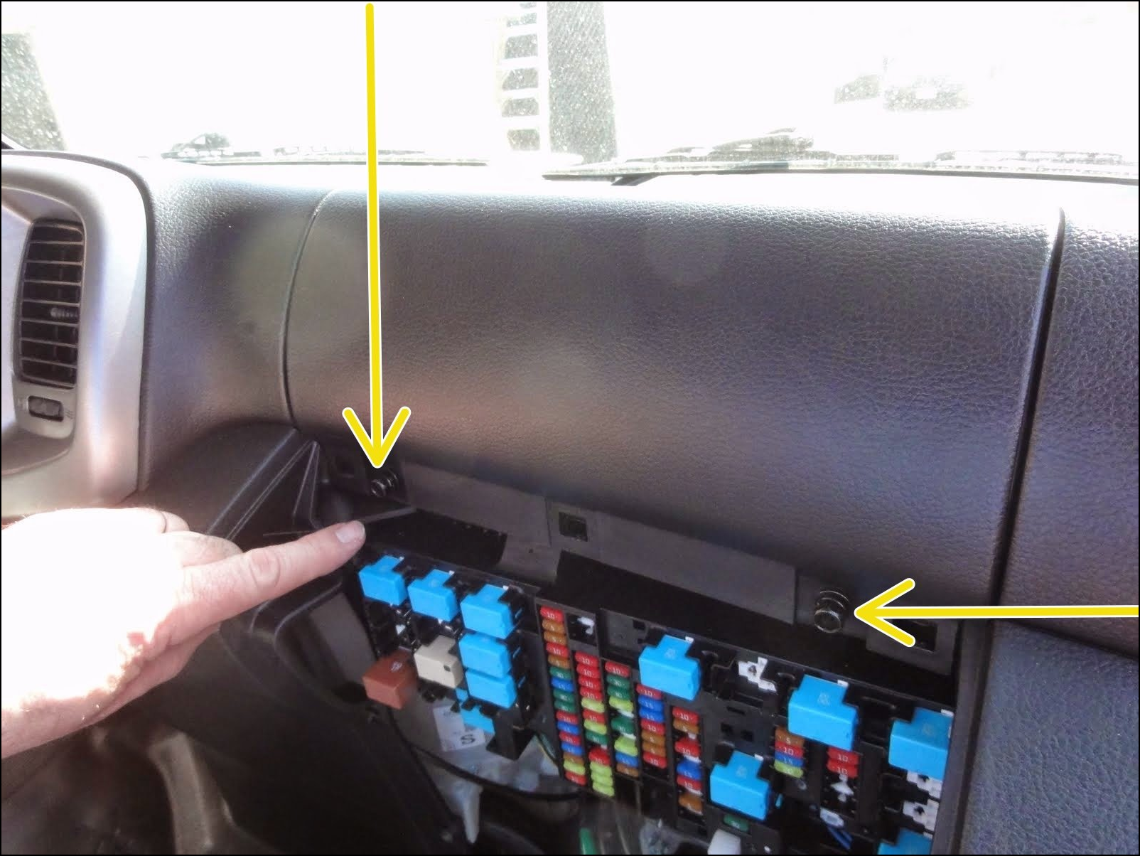 09a_-_reinstall_bolts_upper_dash_panel.png