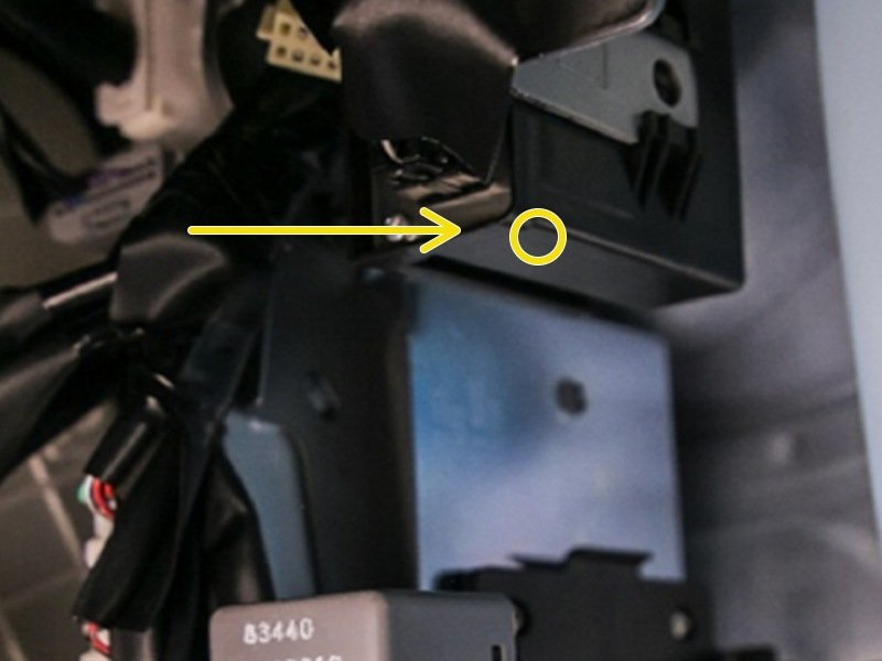 05_-_remove_metal_mt_bracket.png