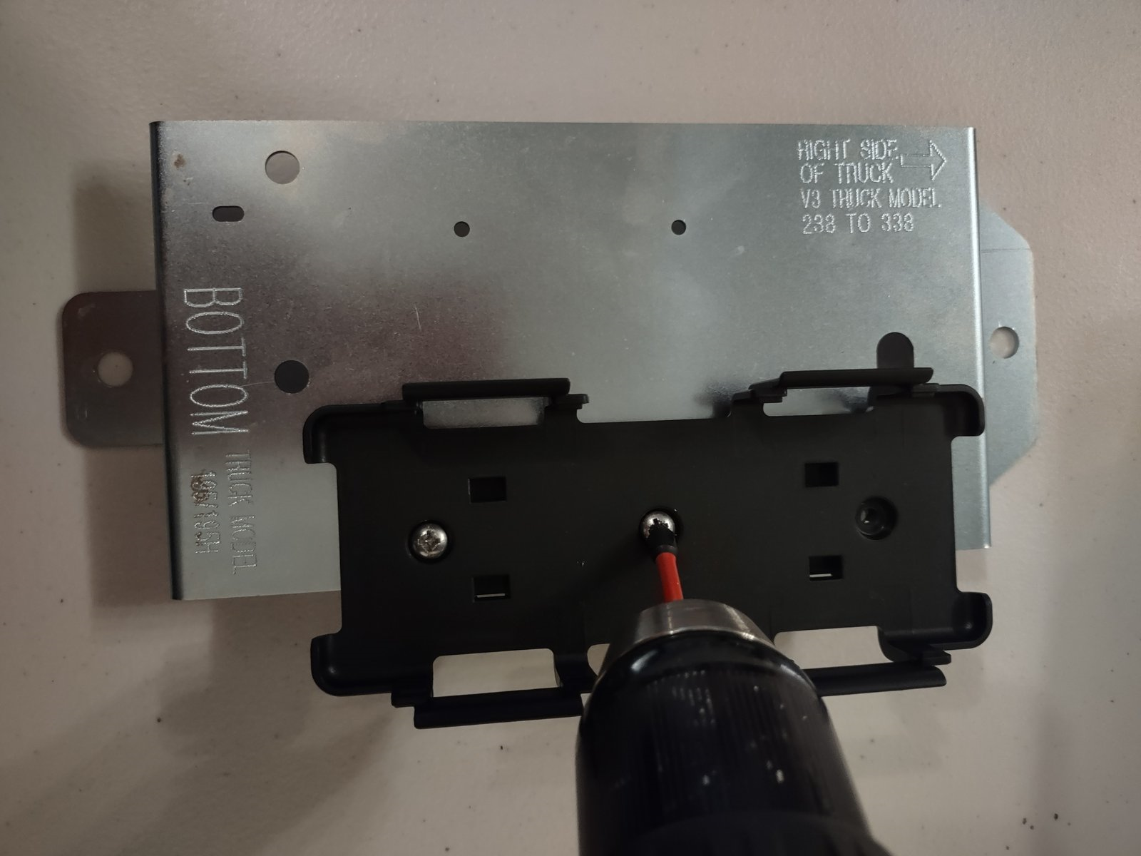 06b_-_Attach_3640_mt_cradle_to_3640_mt_plate.png